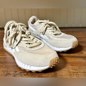 Reebok Beige and White Sneakers